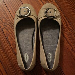Dr. Scholl’s Women's Tan Flats with Buckle Accent